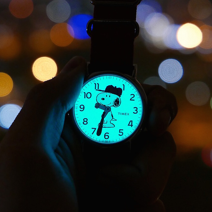 Timex TW2R41400 Timex x Peanuts Snoopy Weekender klasyczny zegarek srebrny - miniatura 6