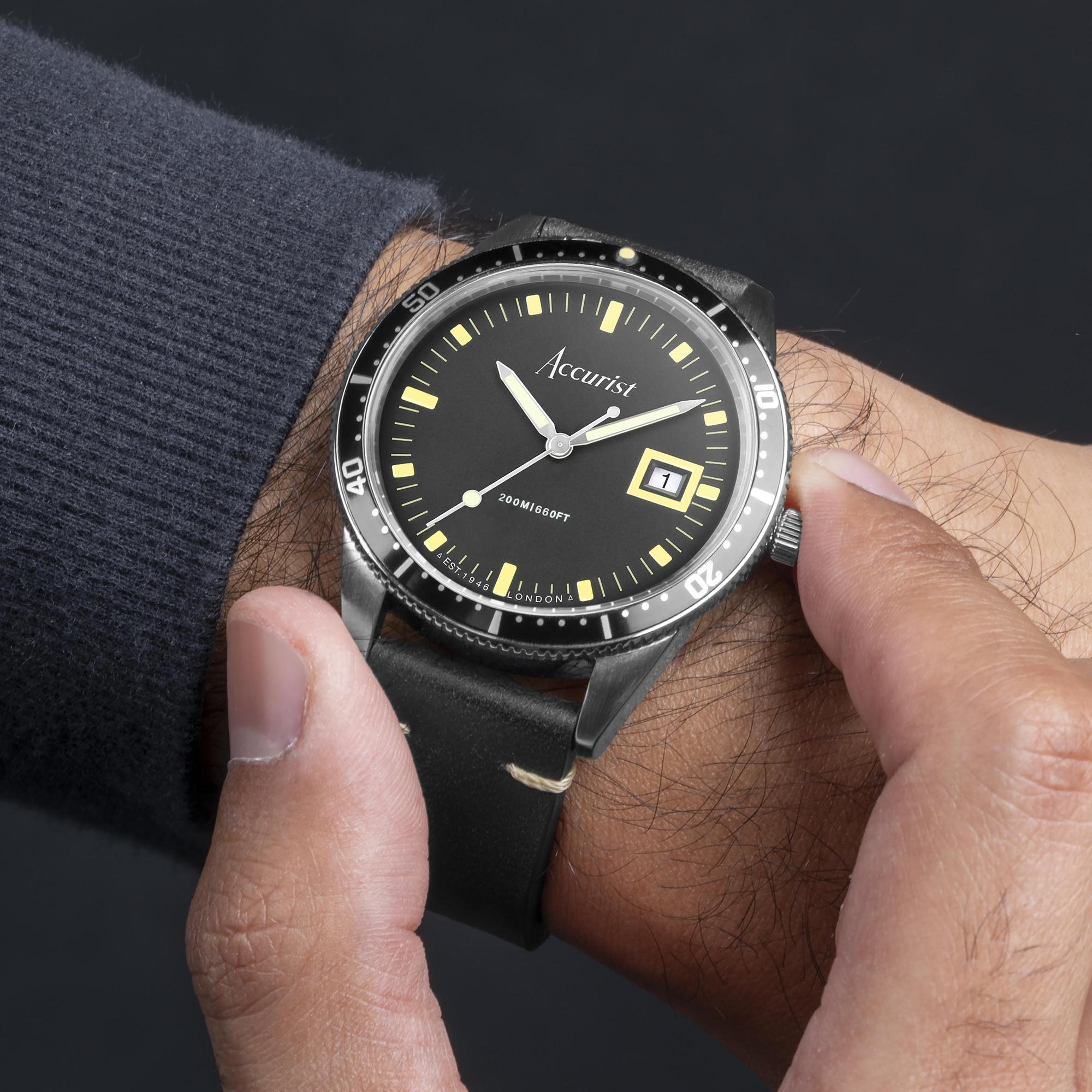 Dive 42mm - Black Accurist 72001 - hover