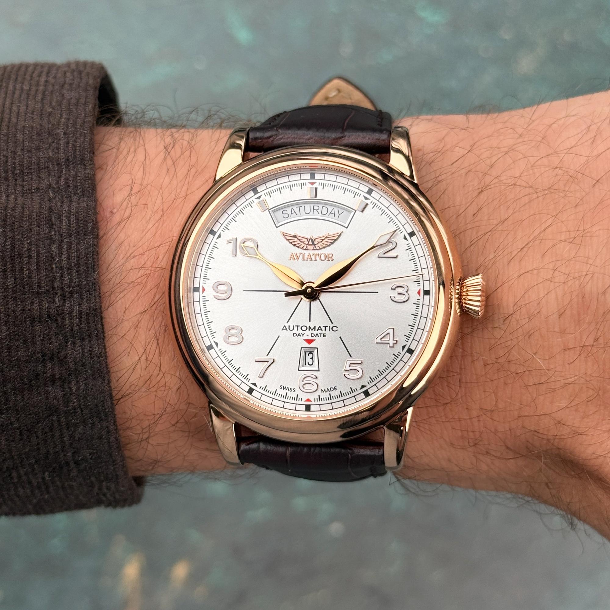 Aviator V34424004 Douglas DC-3 Day-Date 45 Silver zegarek klasyczny Douglas