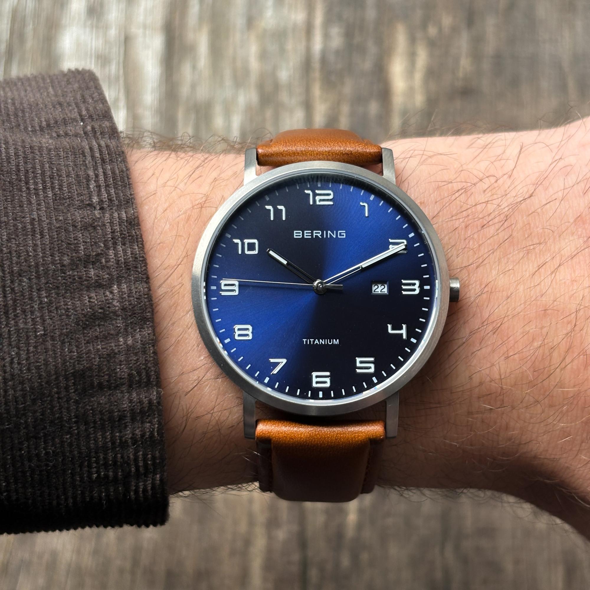 Bering 18640-567 zegarek męski Titanium szary
