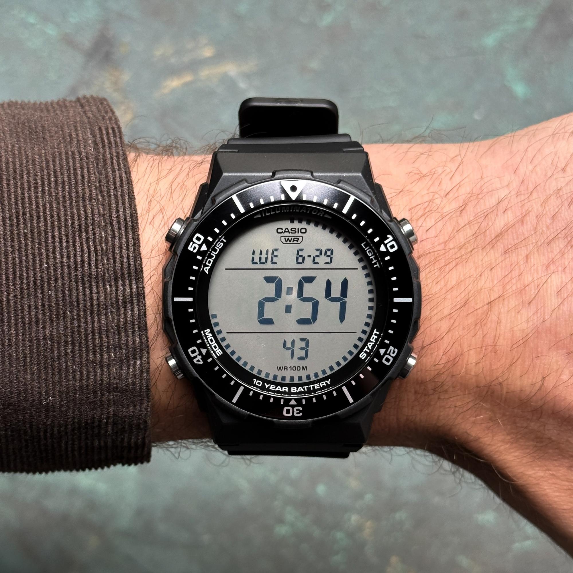 Casio AE-1700H-1AVEF męski zegarek Casio pasek
