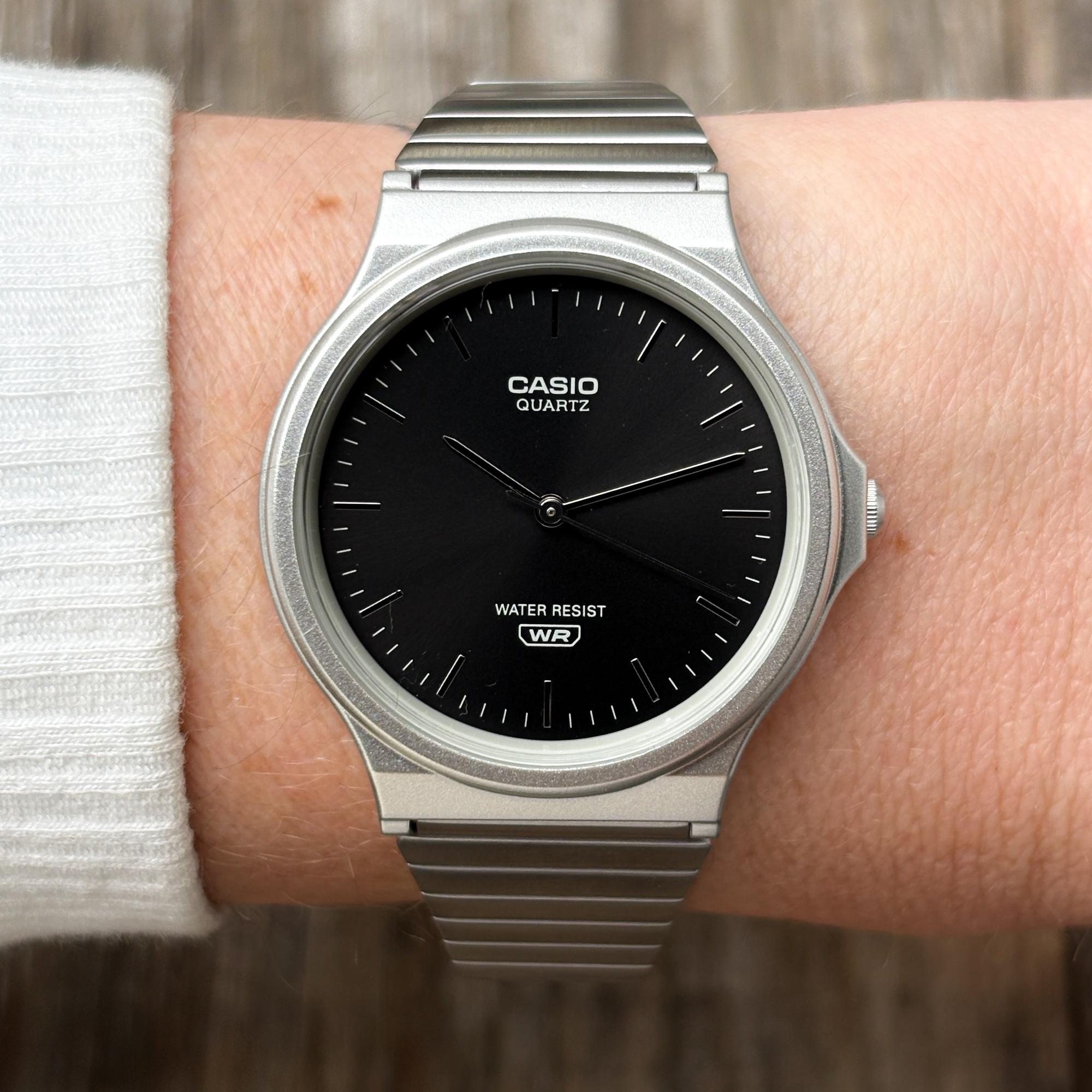 Casio MQ-24DA-1AEF zegarek klasyczny Klasyczne