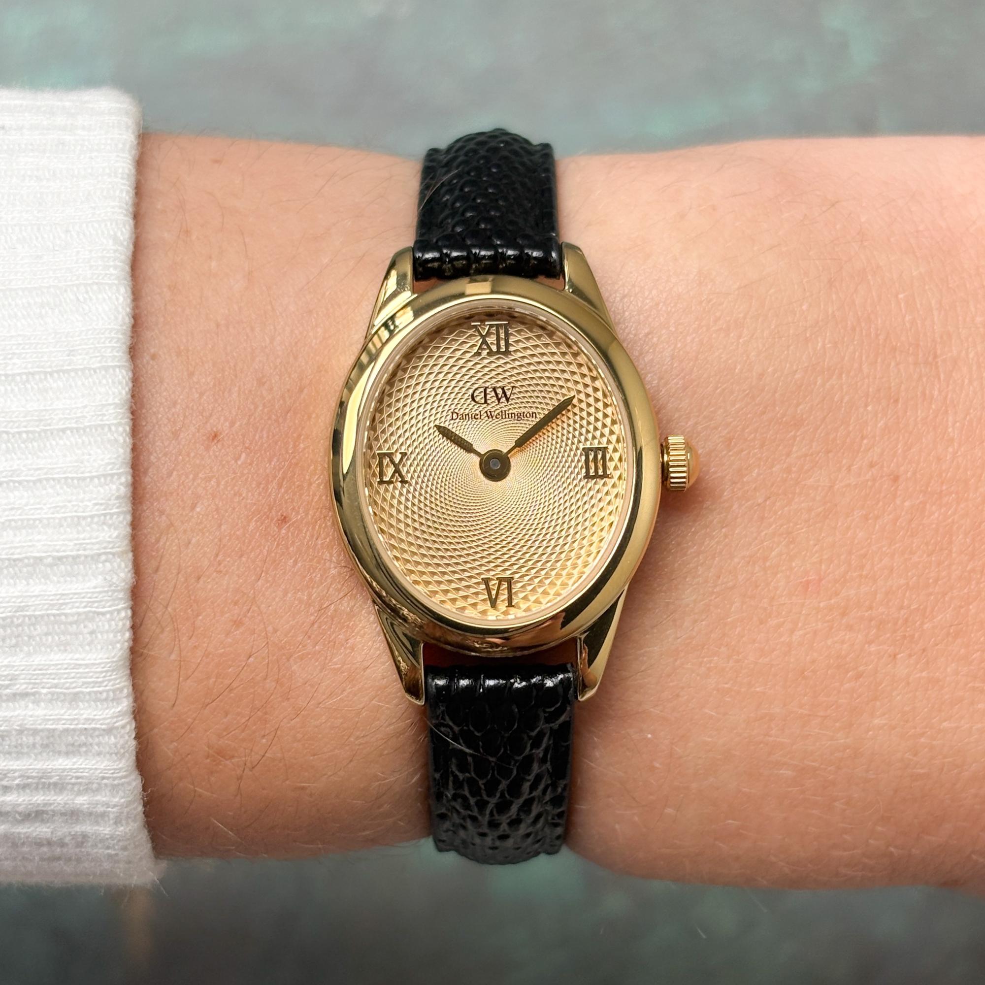Daniel Wellington DW00100897 Ophelia Mini Black Lizard Unitone Guilloche Gold Damskie klasyczny zegarek złoty - miniatura 8