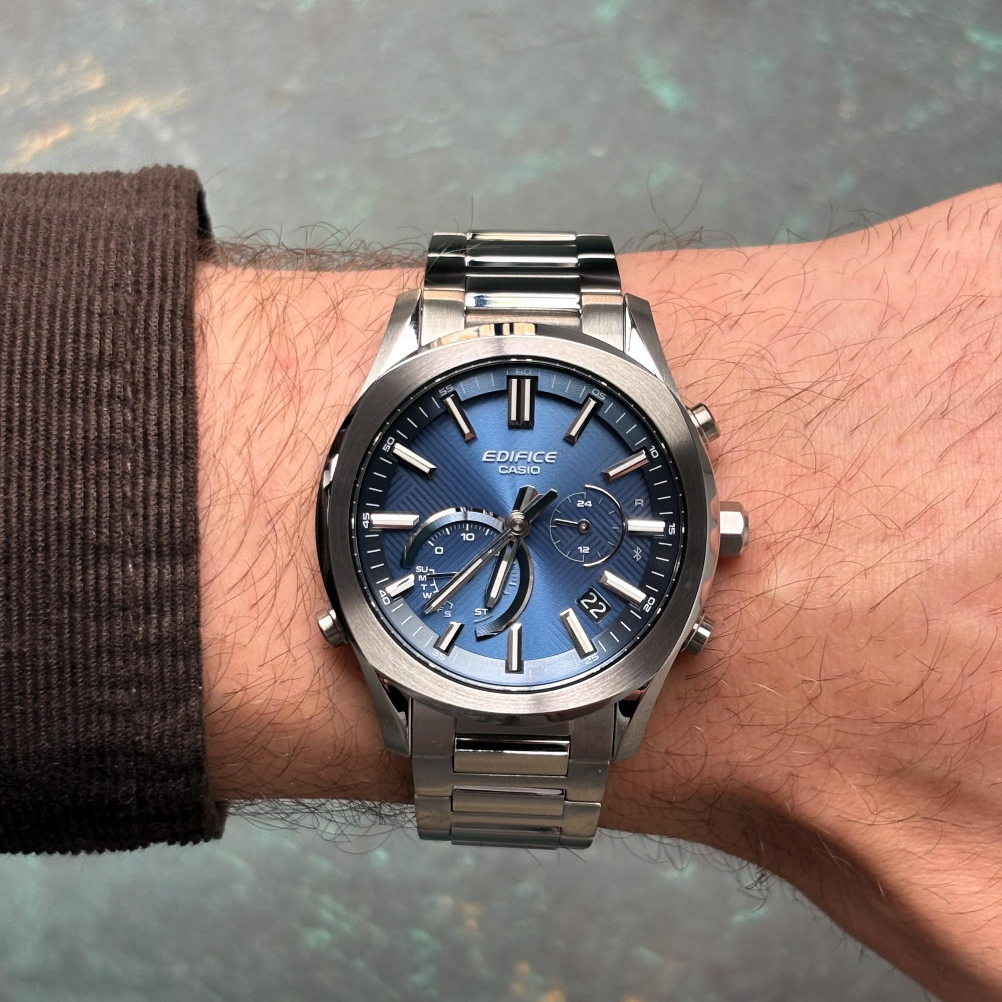 EDIFICE EQB-1300D-2AEF EDIFICE Momentum bransoleta