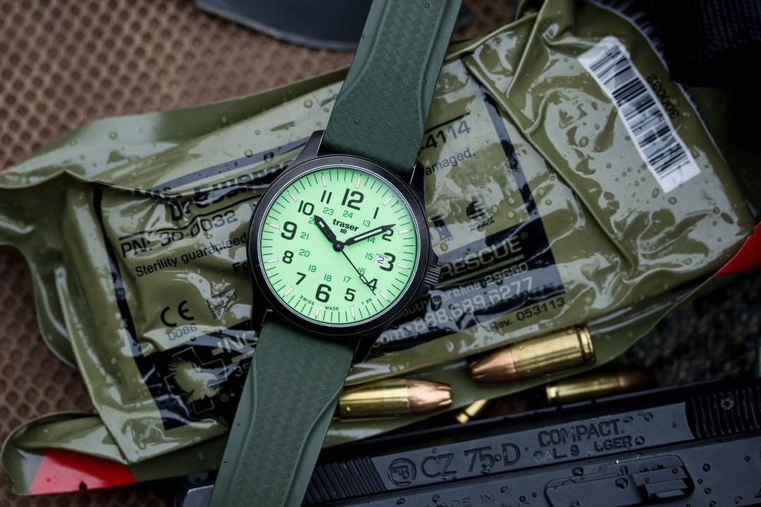 Traser TS-107424 P67 Officer Pro GunMetal Lime P67 Officer Pro klasyczny zegarek czarny - miniatura 7
