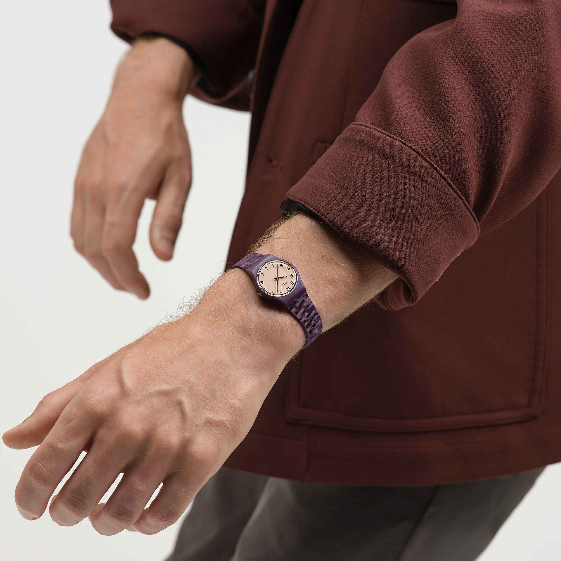 Repeat Chic Swatch LR138 - hover