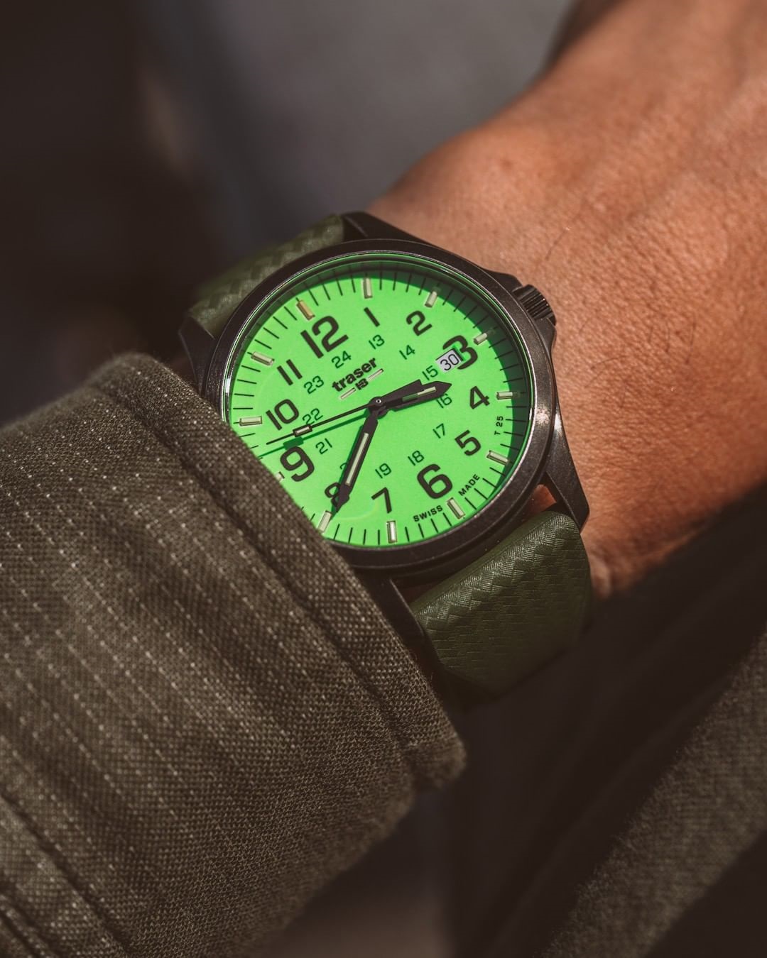 zegarek Traser TS-107424 P67 Officer Pro GunMetal Lime P67 Officer Pro szafirowe - miniatura 9