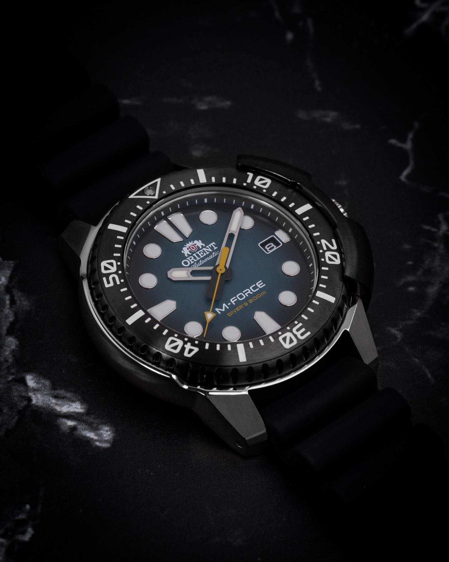 Orient RA-AC0L04L00B M-FORCE Sports sportowy zegarek srebrny