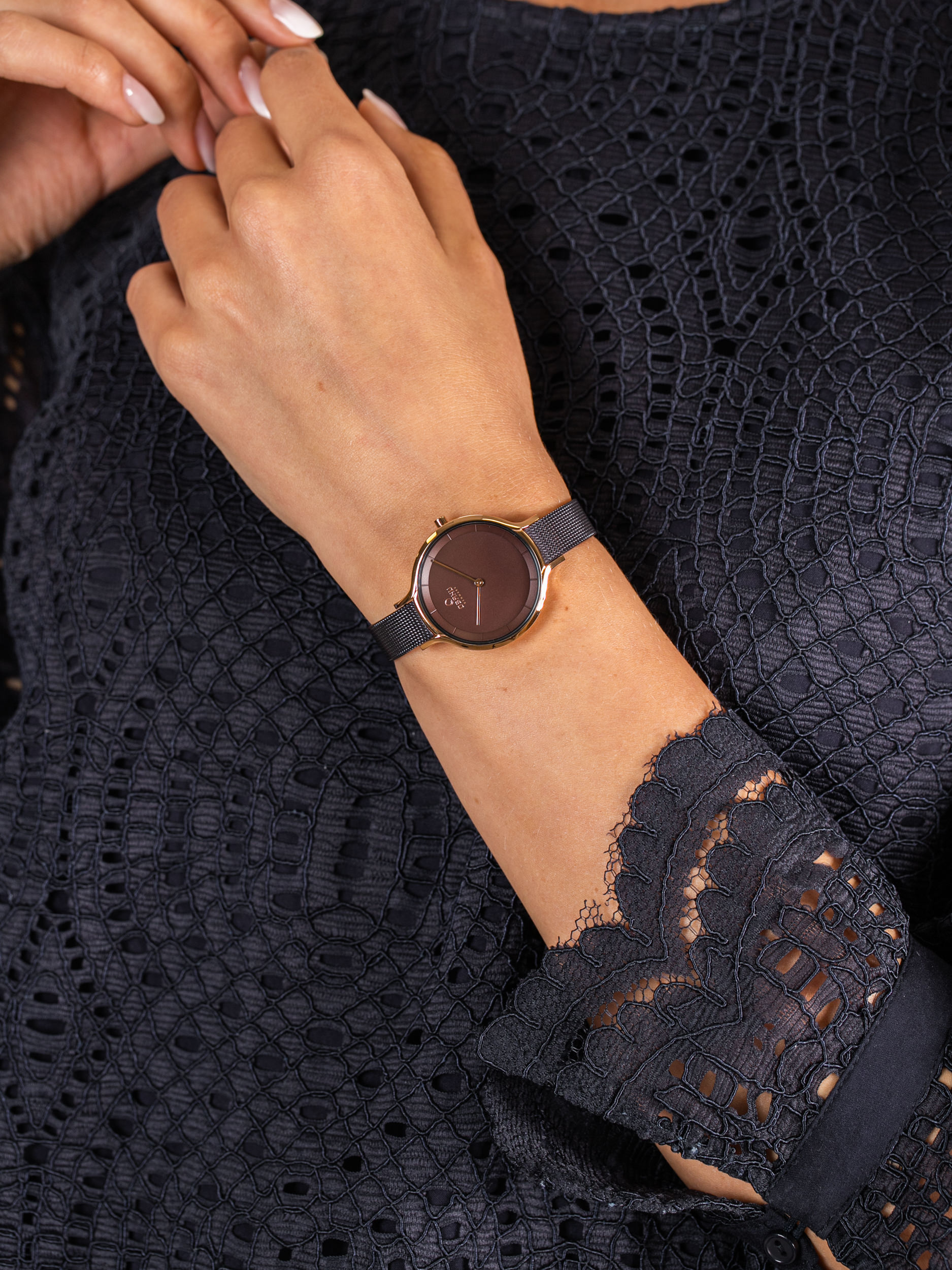 Kyst - Walnut Lau Liengard Ruge Obaku Denmark V228LXVNMN - hover