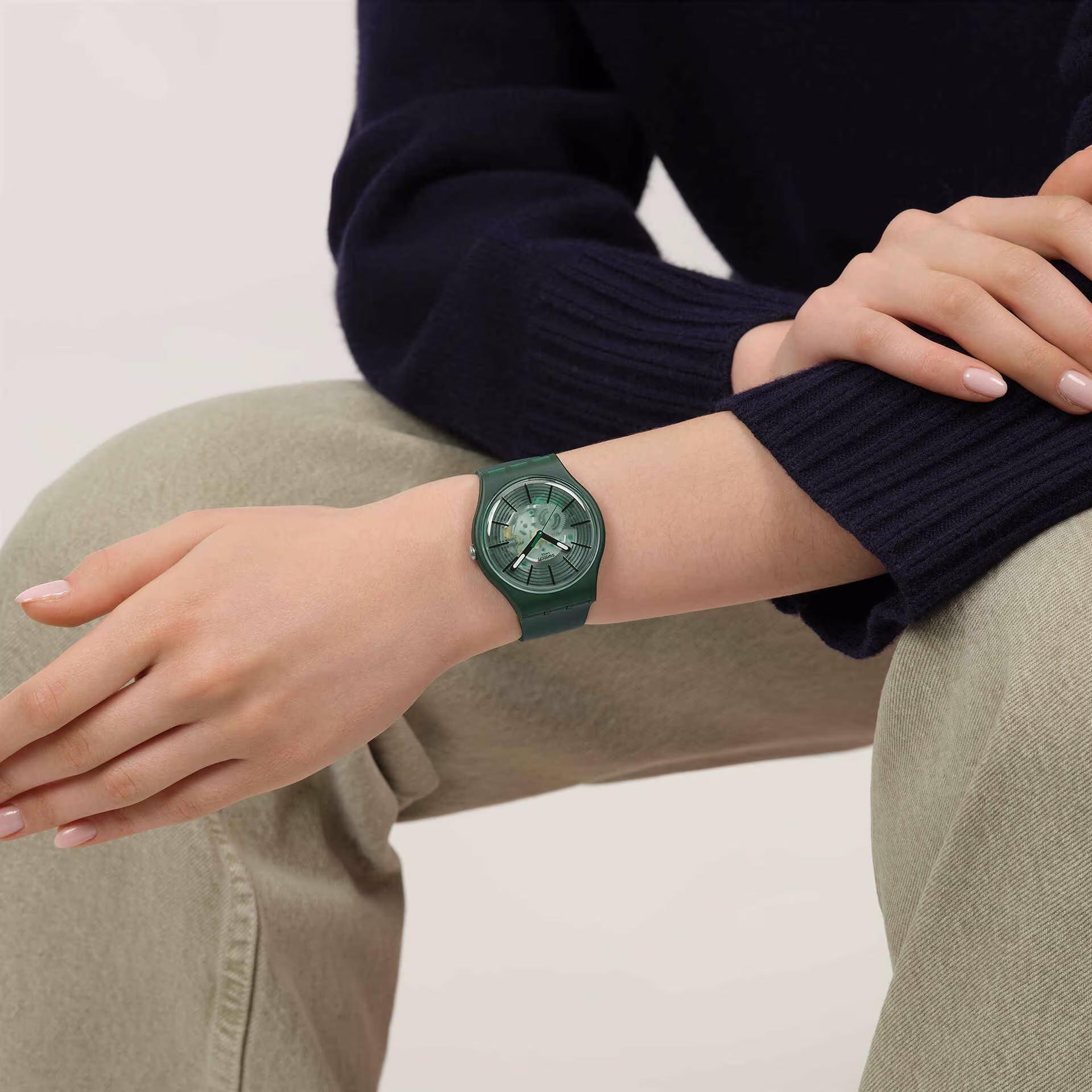 REVEALED IN THE FOREST Swatch SO29G111 - hover