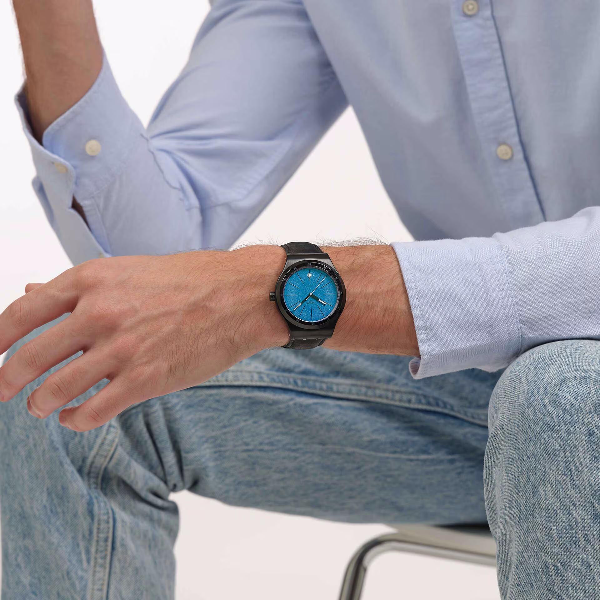 BLACKCLOAK MECHANISM Swatch YIB408 - hover