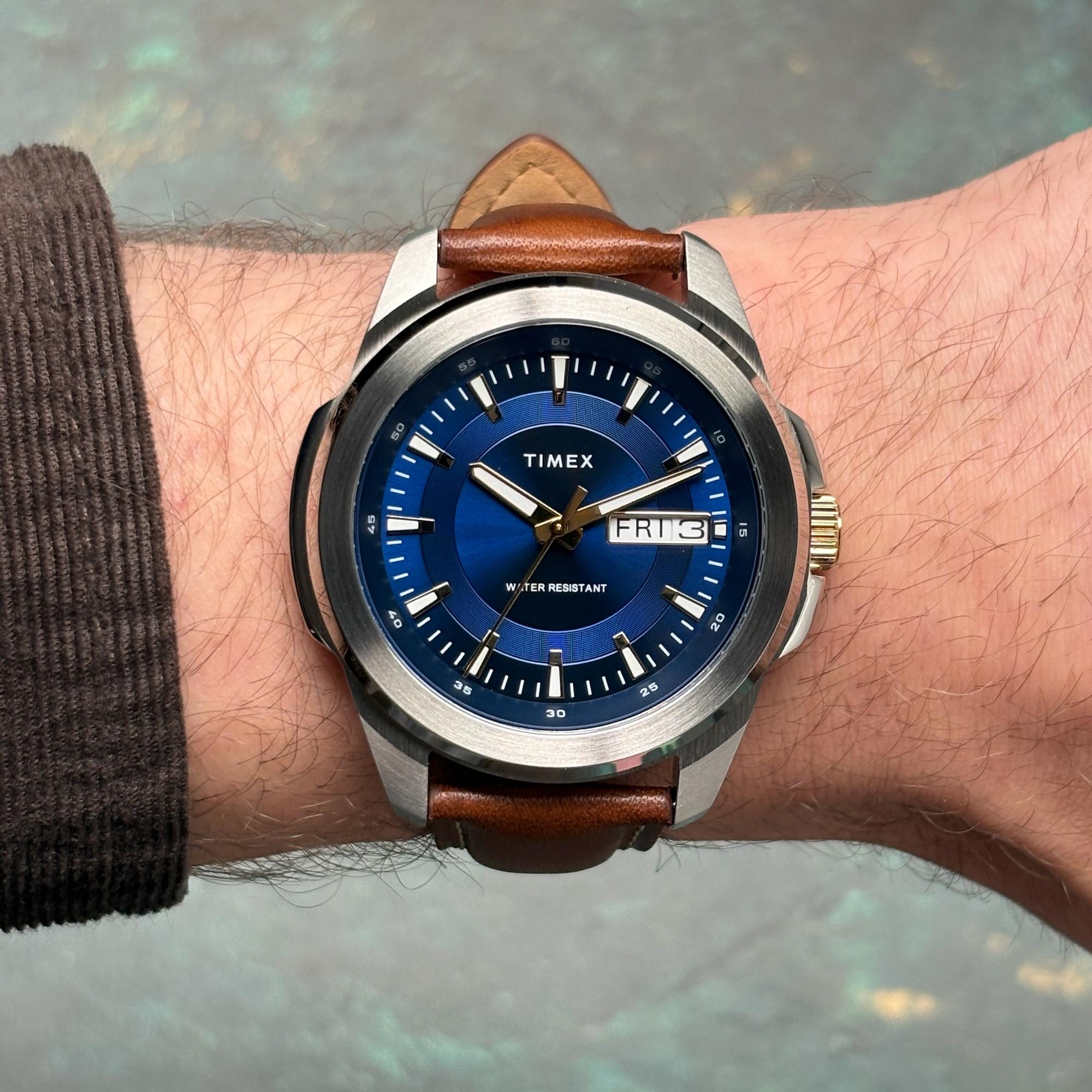 Timex TW2Y38100 Essex Avenue Day-Date Essex Avenue klasyczny zegarek srebrny