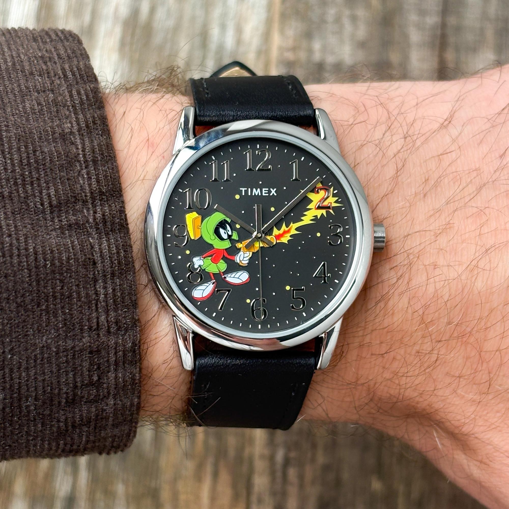 Timex TW2Y99300 Easy Reader Leather Strap Indiglo x Looney Tunes Marvin the Martian pasek