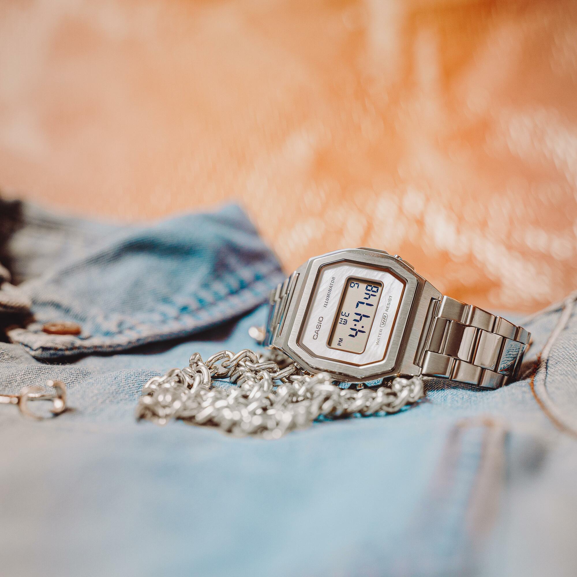 zegarek Casio Vintage A1000D-7EF srebrny Vintage - miniatura 4