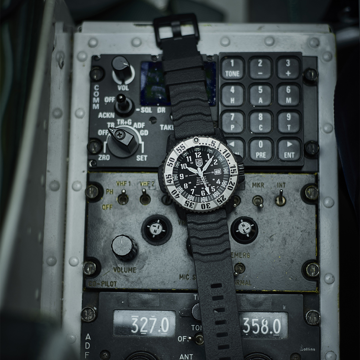 zegarek Luminox XL3351SET1 Mil-Spec 3350 Series Land Series szafirowe - miniatura 11