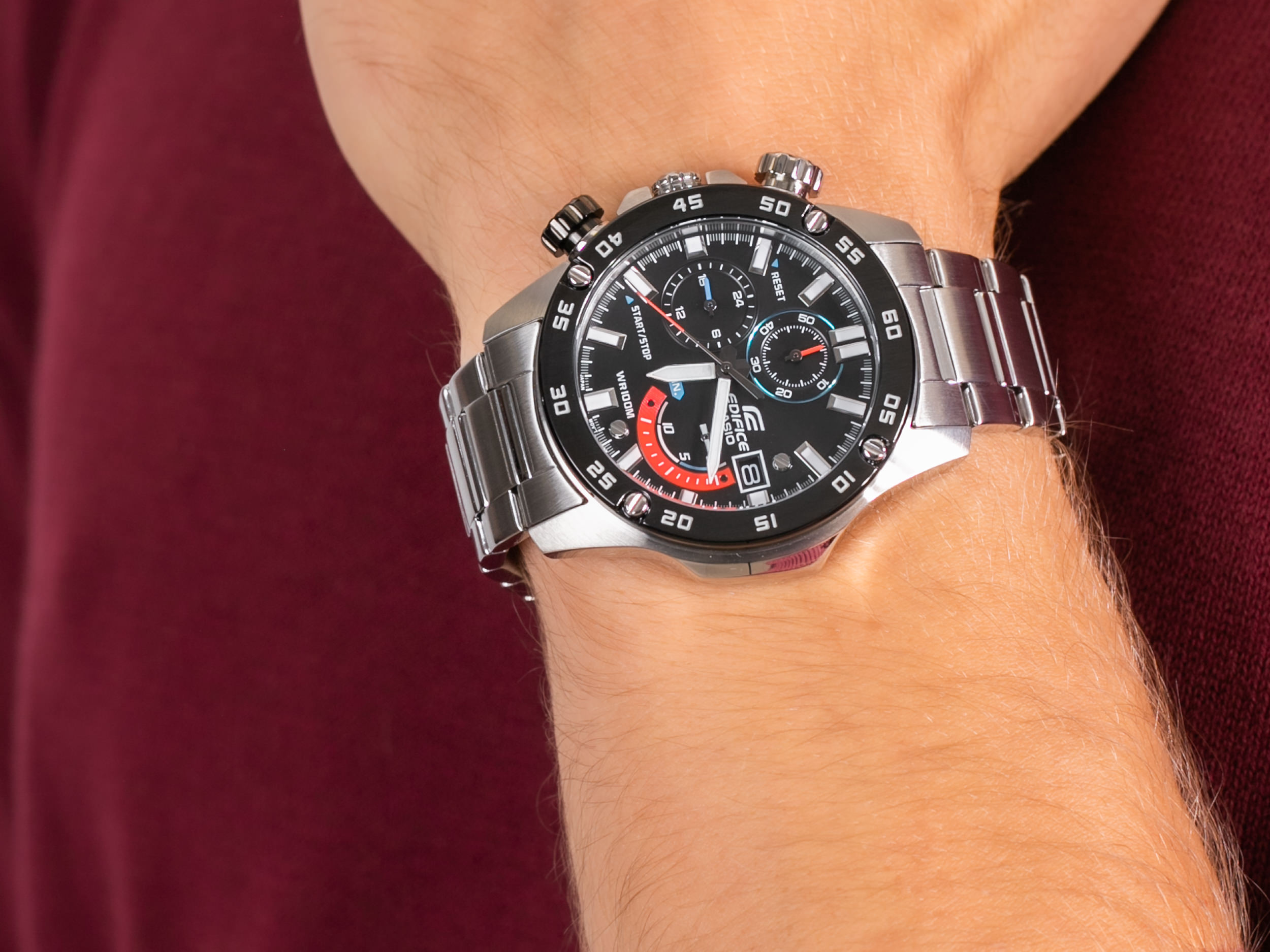 Edifice EFR-558DB-1AVUEF zegarek sportowy EDIFICE Momentum