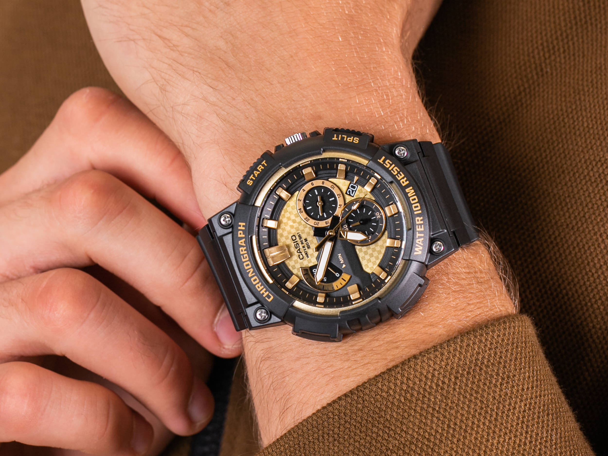 Casio MCW-200H-9AVEF zegarek sportowy Sportowe