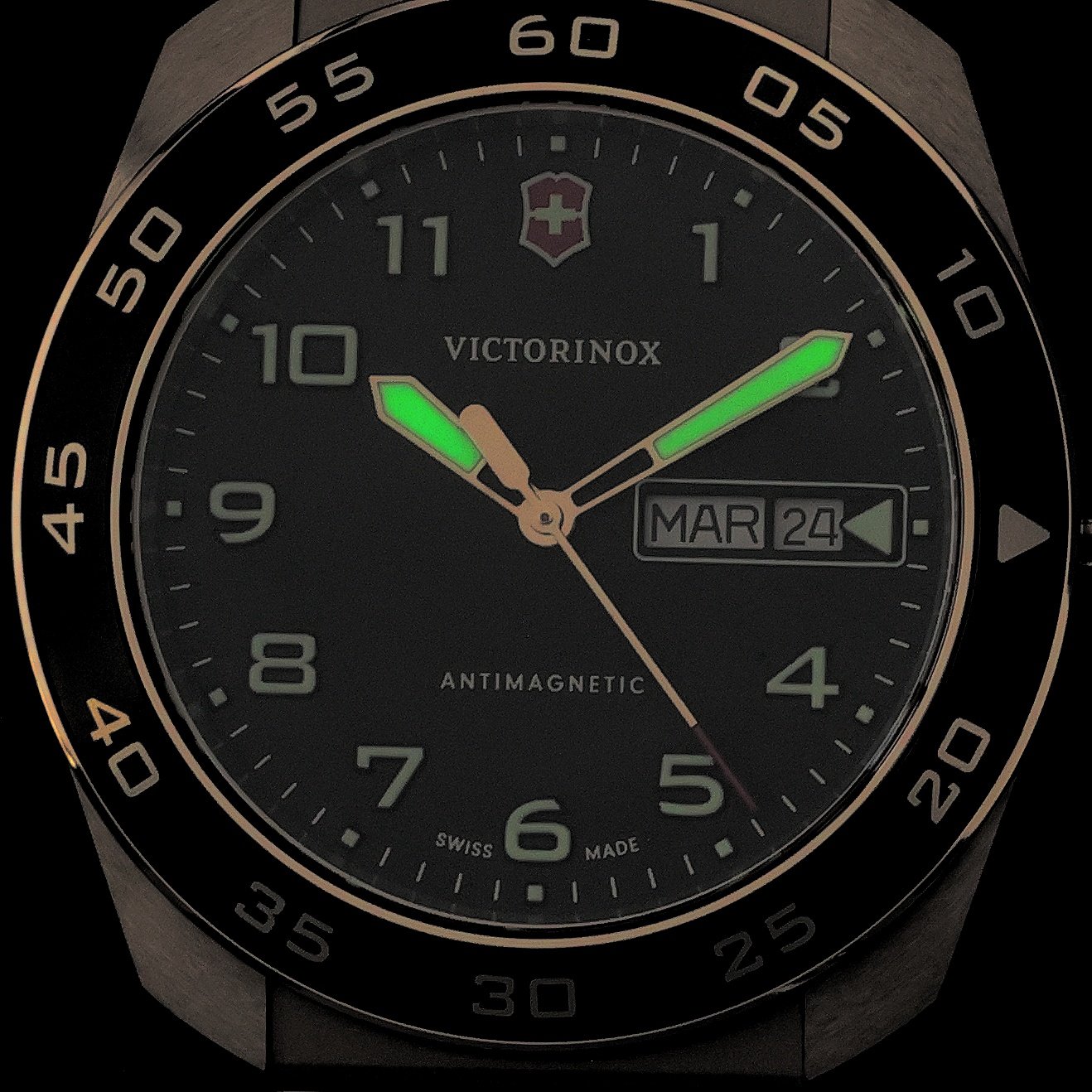 zegarek Victorinox 242043 Swiss Army Quartz 42mm Swiss Army szafirowe